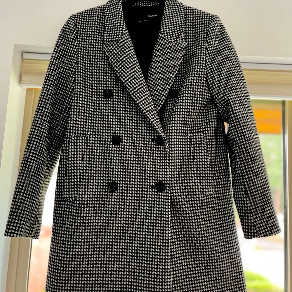 Coat - Picture 1 of 2